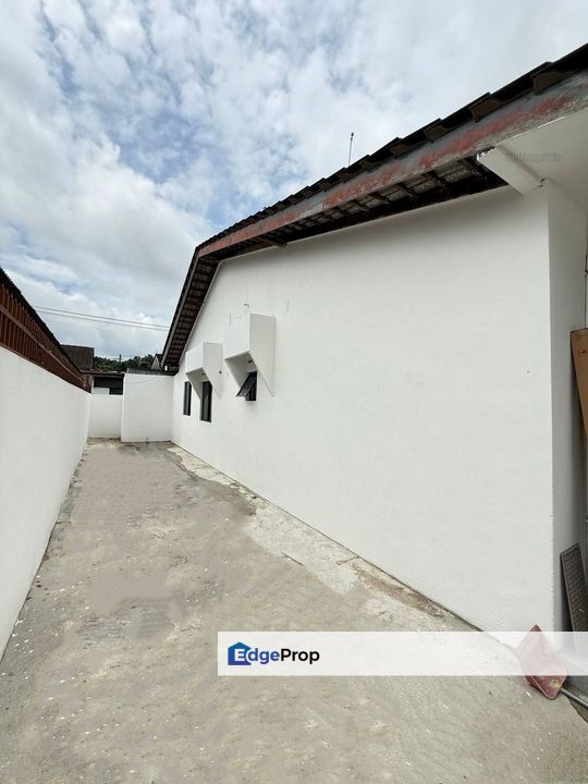 1 Storey Unblocked Terrace Endlot @ Taman Rinting, Johor, Masai