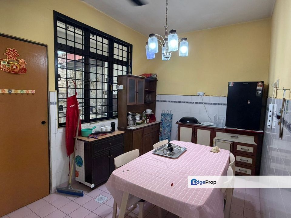 1.5 Storey Semi-D @ Megah Ria, Johor, Masai