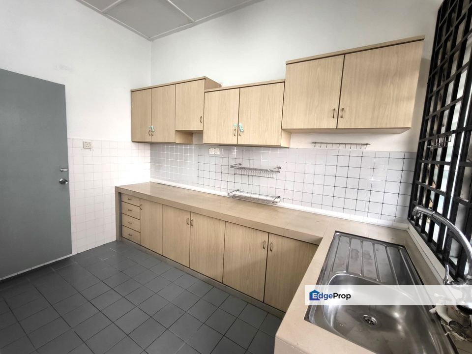 1 Storey End Lot Terrace @ Taman Rinting, Johor, Masai