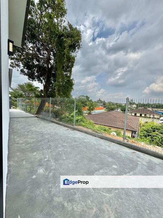 2 Storey End Lot Low Cost @ Jalan Geharu Taman Rinting , Johor, Masai