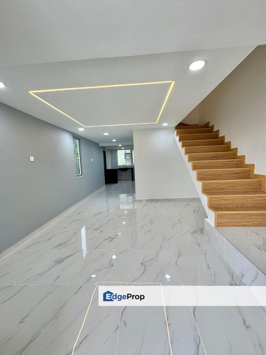 Double Storey End Lot Low Cost @ Jalan Geharu Taman Rinting, Johor, Masai