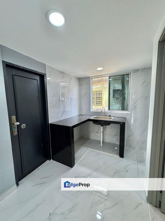 Double Storey End Lot Low Cost @ Jalan Geharu Taman Rinting, Johor, Masai