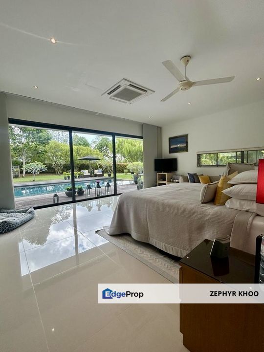 Leisure farm Single Storey Bungalow House with swimming pool Nicely done up with quality furniture!, Johor, Gelang Patah