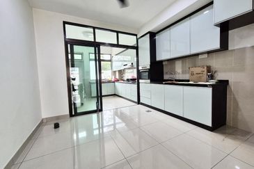 The Golf East @ Horizon Hills Double Storey Semi Detached For Sale Now!