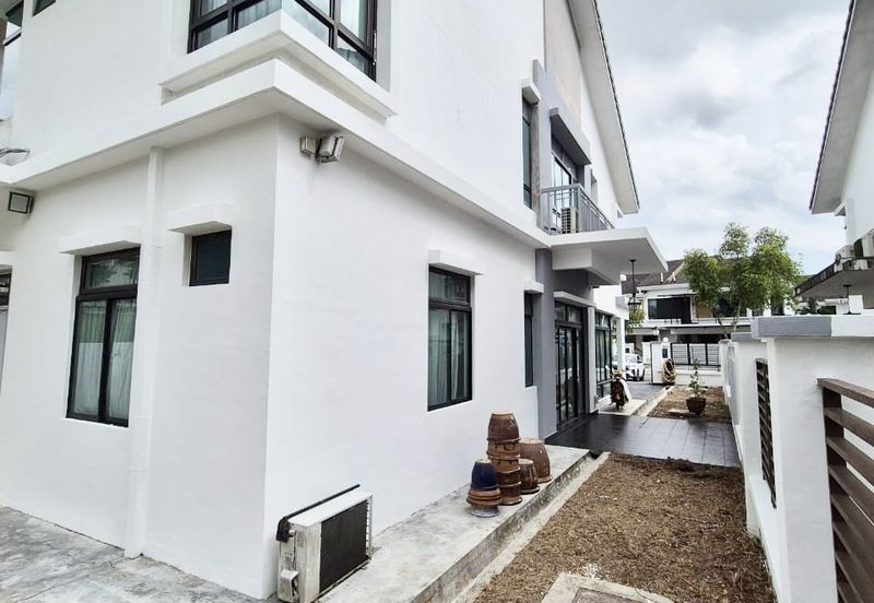 The Golf East @ Horizon Hills Double Storey Semi Detached For Sale Now!