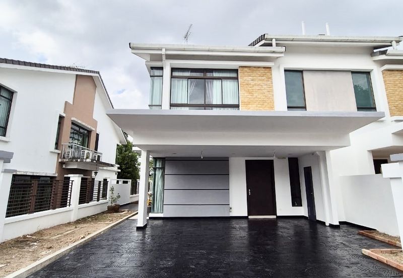 The Golf East @ Horizon Hills Double Storey Semi Detached For Sale Now!