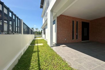 The Woodlands @ Horizon Hills - 3 Storey Corner Bungalow with Lift For Rent