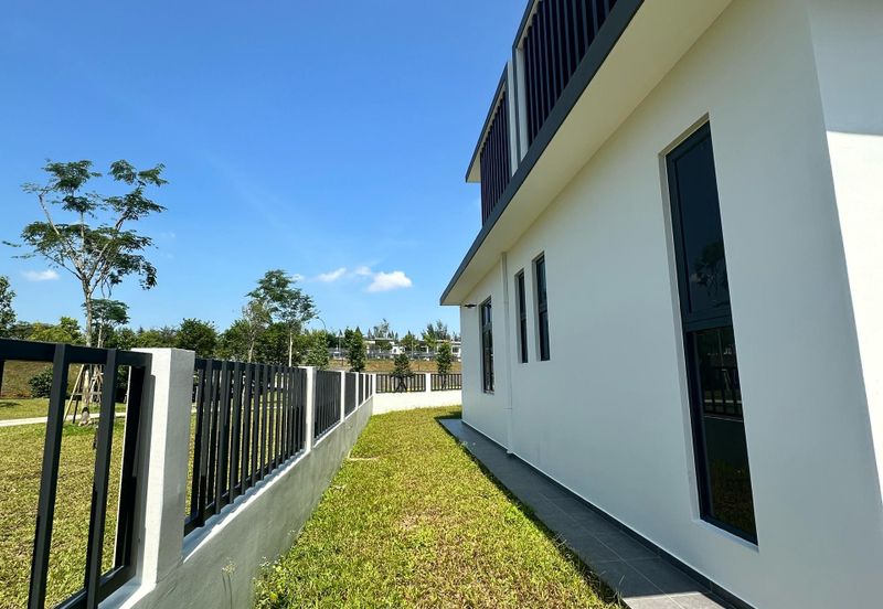 The Woodlands @ Horizon Hills - 3 Storey Corner Bungalow with Lift For Rent