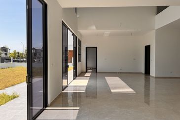 The Woodlands @ Horizon Hills - 3 Storey Corner Bungalow with Lift For Rent