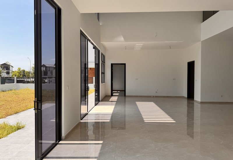 The Woodlands @ Horizon Hills - 3 Storey Corner Bungalow with Lift For Rent