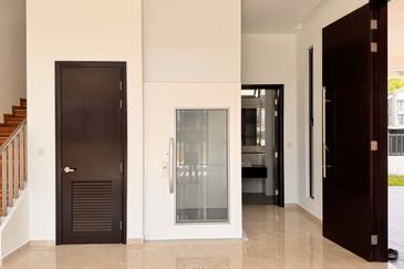 The Woodlands @ Horizon Hills - 3 Storey Corner Bungalow with Lift For Rent