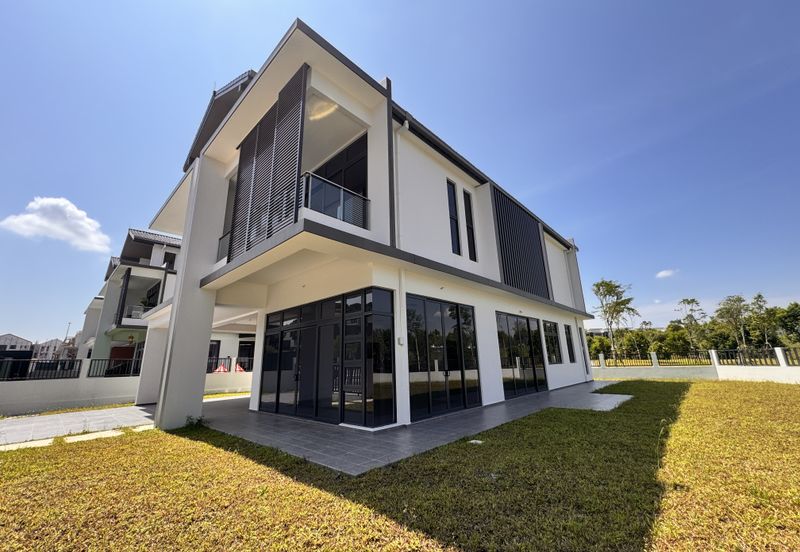 The Woodlands @ Horizon Hills - 3 Storey Corner Bungalow with Lift For Rent