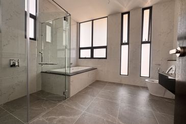 The Woodlands @ Horizon Hills - 3 Storey Corner Bungalow with Lift For Rent