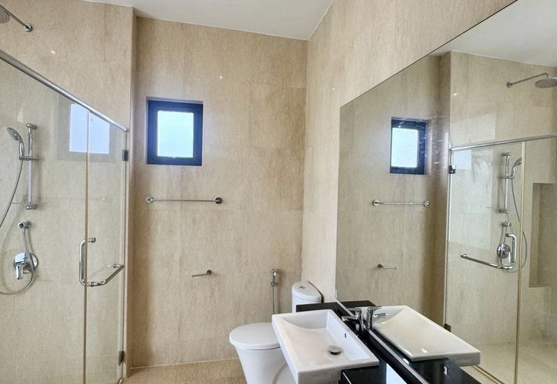 Horizon Hills 3 Storey Bungalow House For Rent