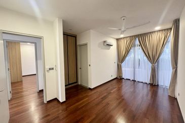 Horizon Hills 3 Storey Bungalow House For Rent