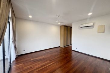 Horizon Hills 3 Storey Bungalow House For Rent