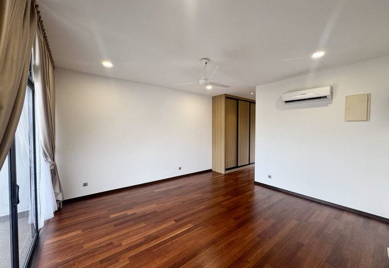 Horizon Hills 3 Storey Bungalow House For Rent