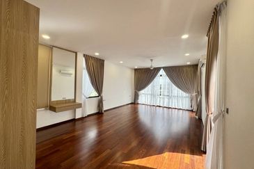 Horizon Hills 3 Storey Bungalow House For Rent