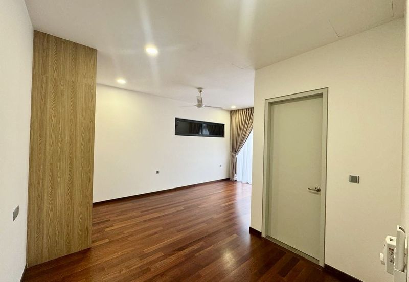 Horizon Hills 3 Storey Bungalow House For Rent