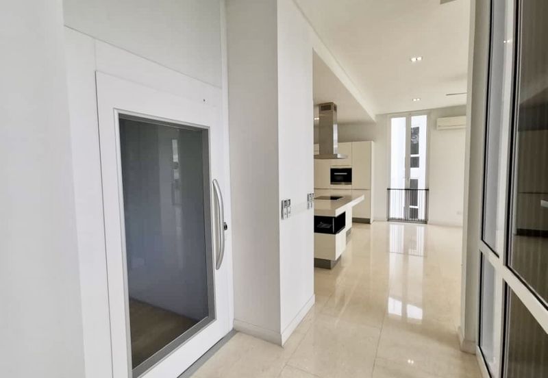 Emerald Bay @ Puteri harbour