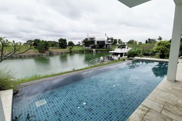 Emerald Bay @ Puteri harbour