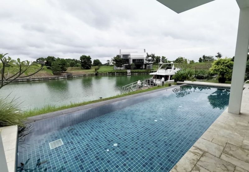 Emerald Bay @ Puteri harbour