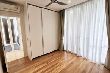 Emerald Bay @ Puteri harbour