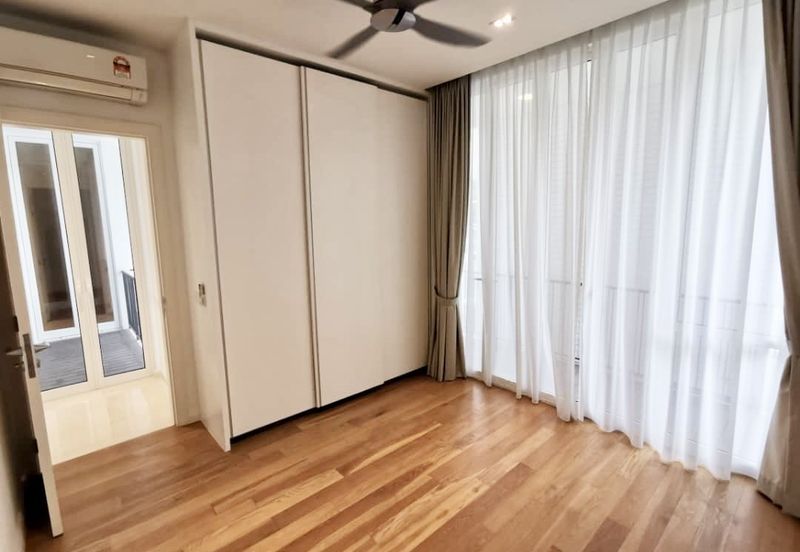 Emerald Bay @ Puteri harbour