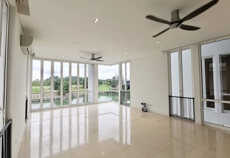 Emerald Bay @ Puteri harbour