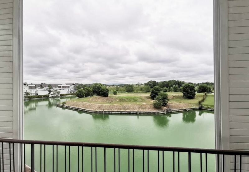 Emerald Bay @ Puteri harbour