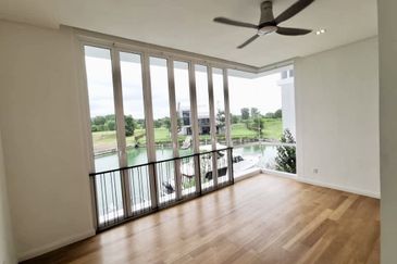 Emerald Bay @ Puteri harbour