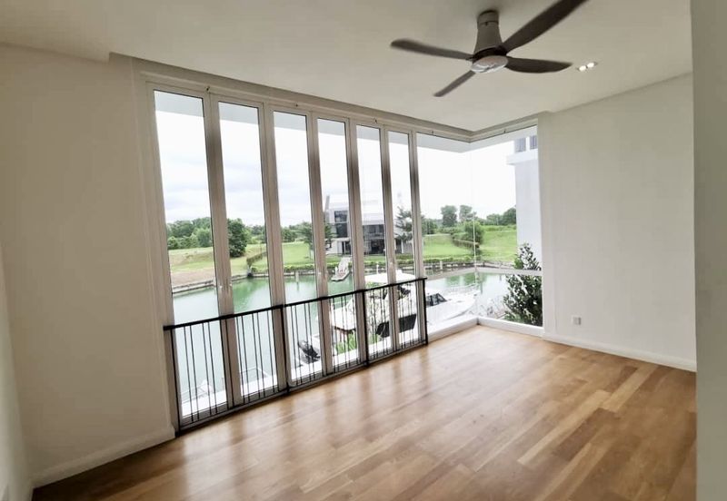 Emerald Bay @ Puteri harbour