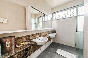 The Gateway @ Horizon Hills 2.5 Storey Semi Detached House For Sale Now!