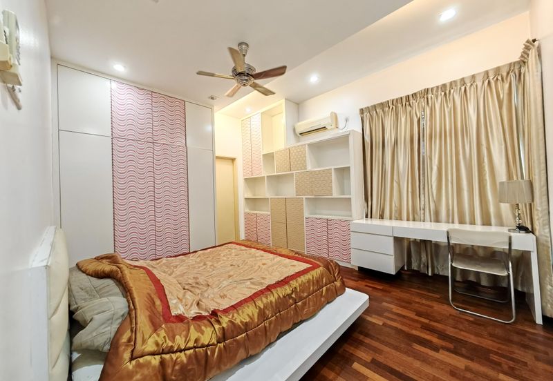 The Gateway @ Horizon Hills 2.5 Storey Semi Detached House For Sale Now!