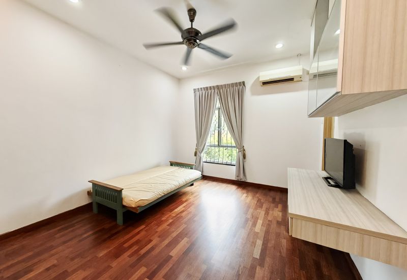 The Gateway @ Horizon Hills 2.5 Storey Semi Detached House For Sale Now!