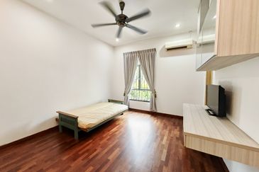 The Gateway @ Horizon Hills 2.5 Storey Semi Detached House For Sale Now!