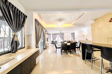 The Gateway @ Horizon Hills 2.5 Storey Semi Detached House For Sale Now!