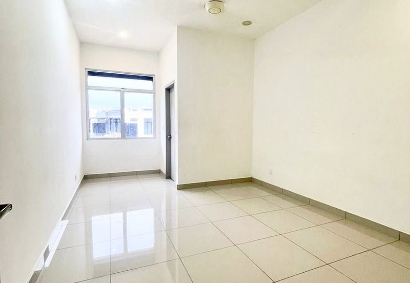 The Green @ Horizon Hills - Double Storey Terrace House For Sale Now!