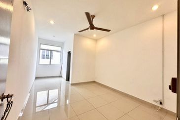 The Green @ Horizon Hills - Double Storey Terrace House End Lot For Sale Now!