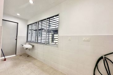 The Green @ Horizon Hills - Double Storey Terrace House End Lot For Sale Now!