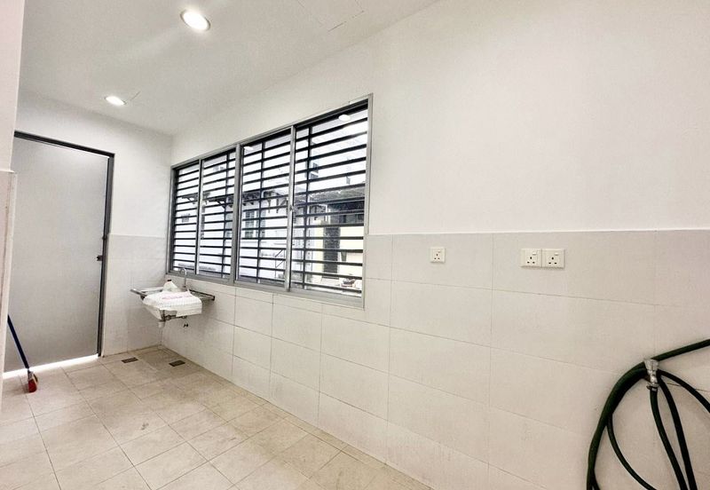 The Green @ Horizon Hills - Double Storey Terrace House End Lot For Sale Now!