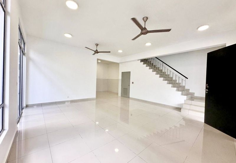 The Green @ Horizon Hills - Double Storey Terrace House End Lot For Sale Now!