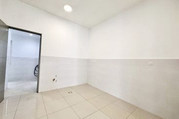 The Green @ Horizon Hills - Double Storey Terrace House End Lot For Sale Now!