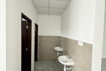 Taman Mount Austin Commercial