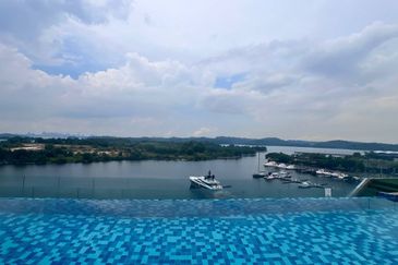 Somerset Puteri Harbour