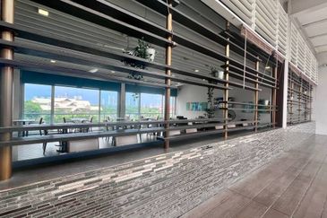 Somerset Puteri Harbour