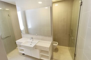 Emerald Bay @ Puteri harbour