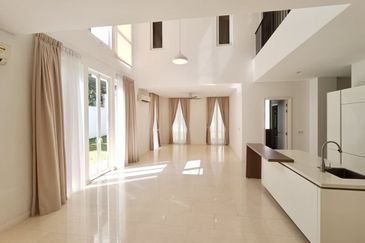 Emerald Bay @ Puteri harbour