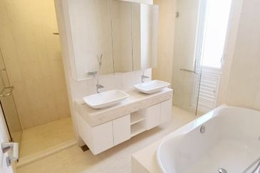 Emerald Bay @ Puteri harbour