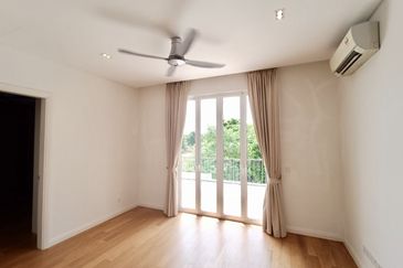 Emerald Bay @ Puteri harbour